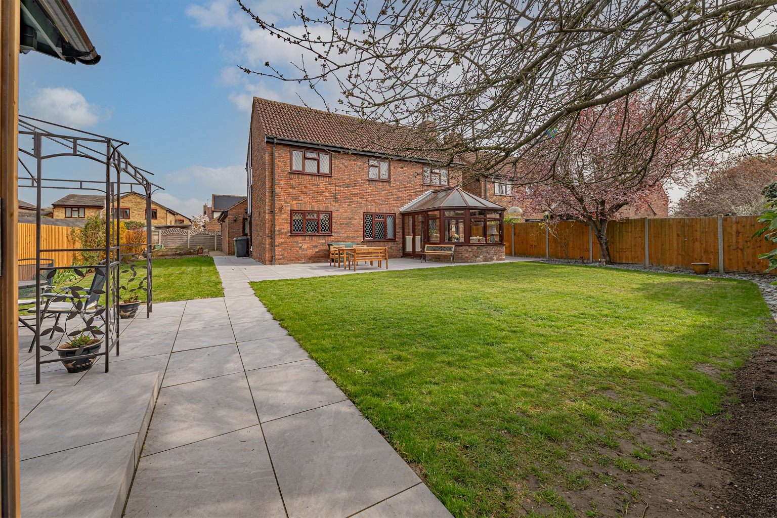 4 Bedroom detached house for sale Property image 4