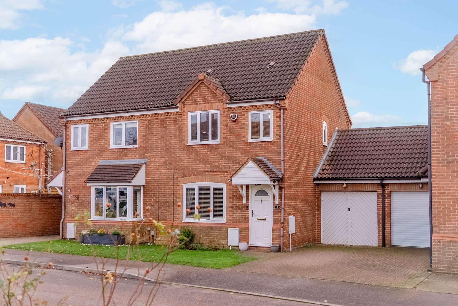 Charming Three-Bedroom Semi-Detached Home in Eaton Socon with Landscaped Garden