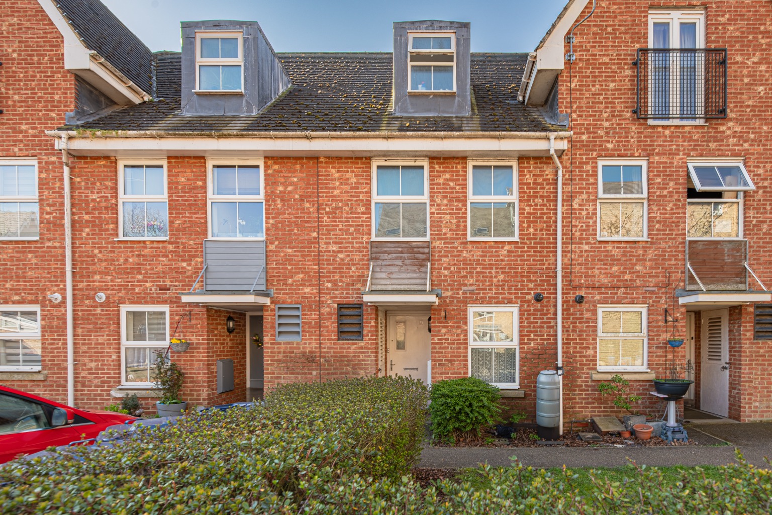THREE BEDROOM THREE STOREY TERRACED HOME WITH EN SUITE, PARKING, GARDEN AND A GREAT LOCATION