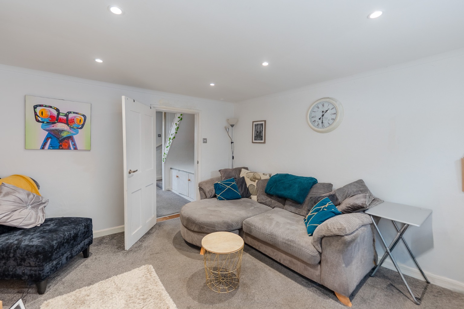 TWO BEDROOM COTTAGE CLOSE TO THE TOWN CENTRE Property image 3