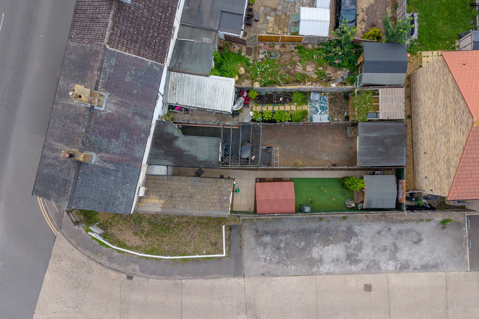 TWO BEDROOM COTTAGE CLOSE TO THE TOWN CENTRE Property image 12