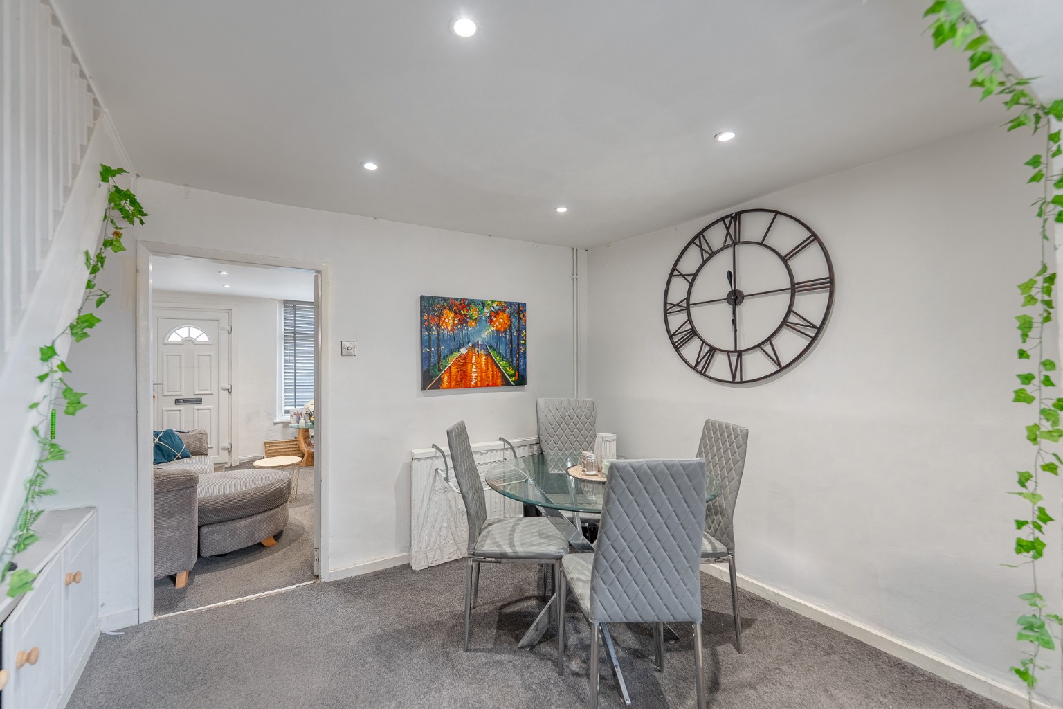 TWO BEDROOM COTTAGE CLOSE TO THE TOWN CENTRE Property image 6