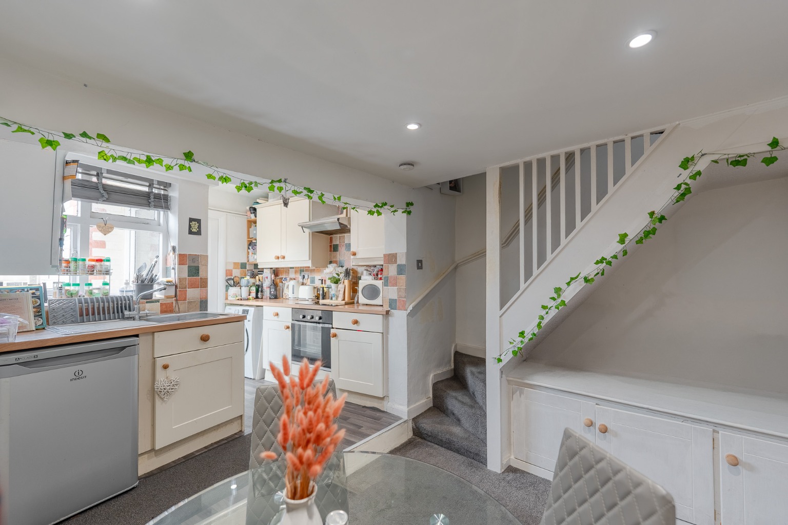 TWO BEDROOM COTTAGE CLOSE TO THE TOWN CENTRE Property image 5