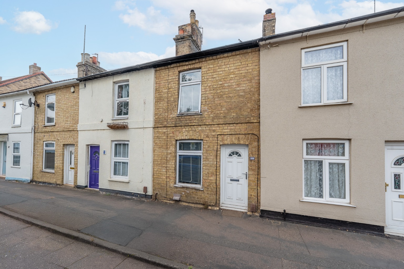 TWO BEDROOM COTTAGE CLOSE TO THE TOWN CENTRE Property image 1