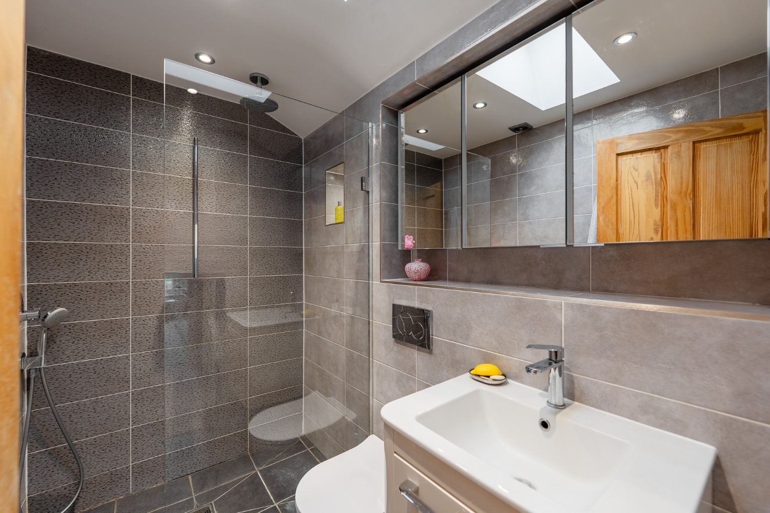 Exceptional 5 Bedroom Family Home in St. Ives with Stunning Extension Property image 25