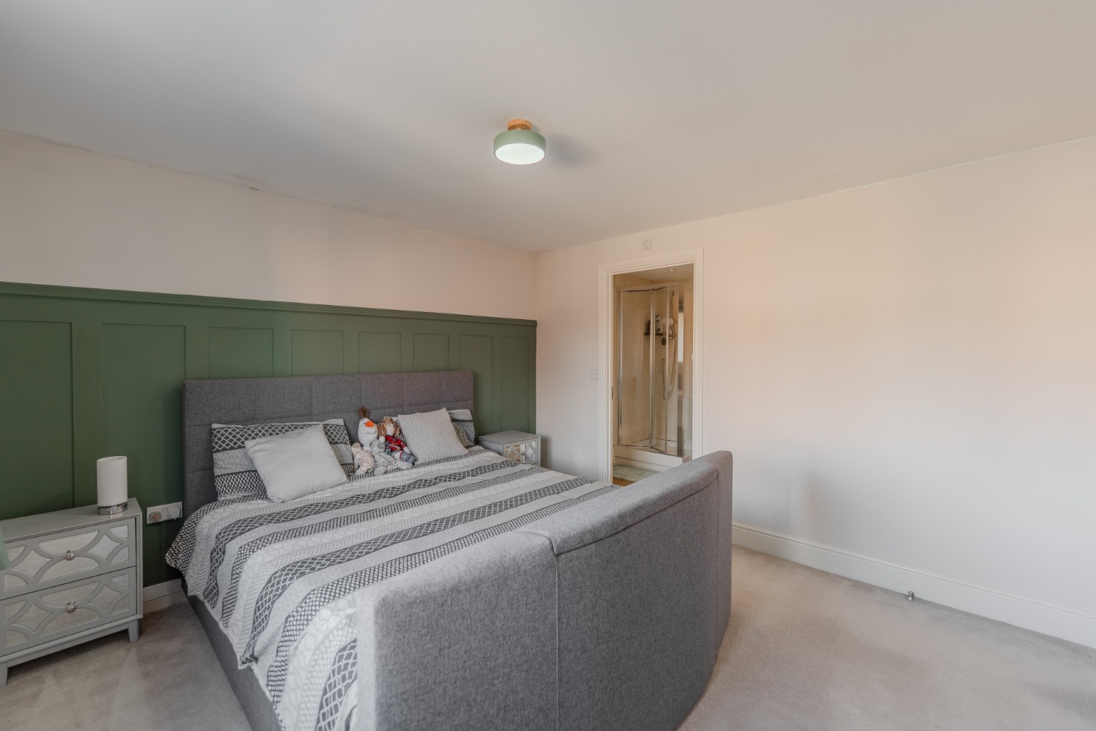 Detached Four Bedroom Family Home in St. Neots Property image 4