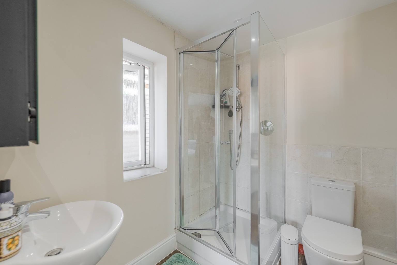 Detached Four Bedroom Family Home in St. Neots Property image 12
