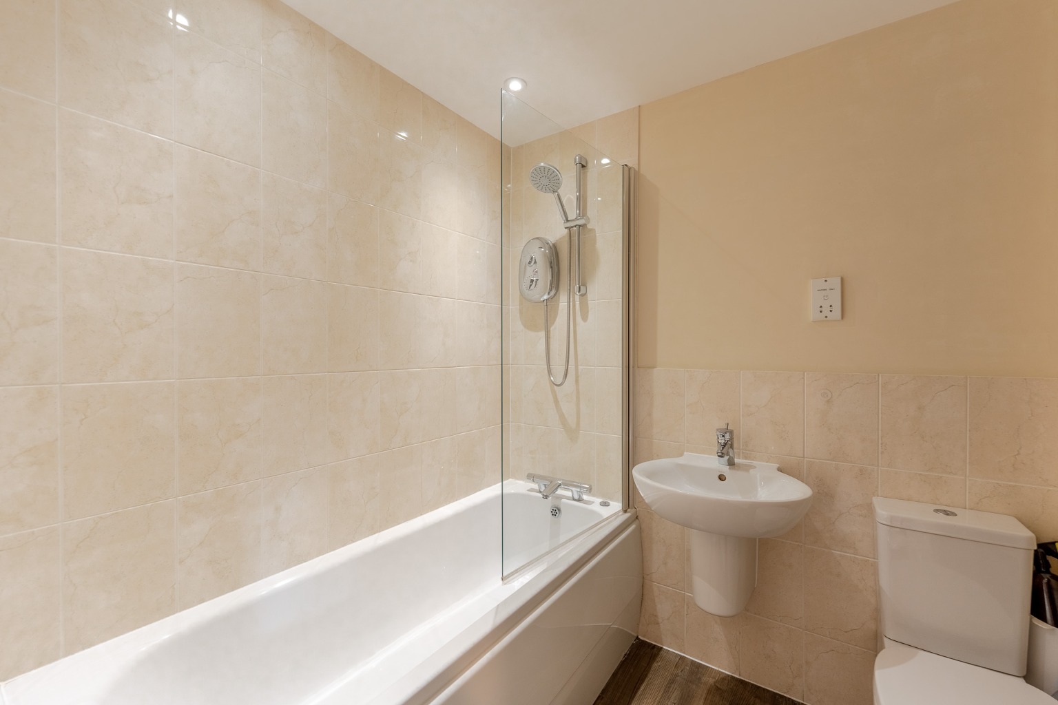 Detached Four Bedroom Family Home in St. Neots Property image 16