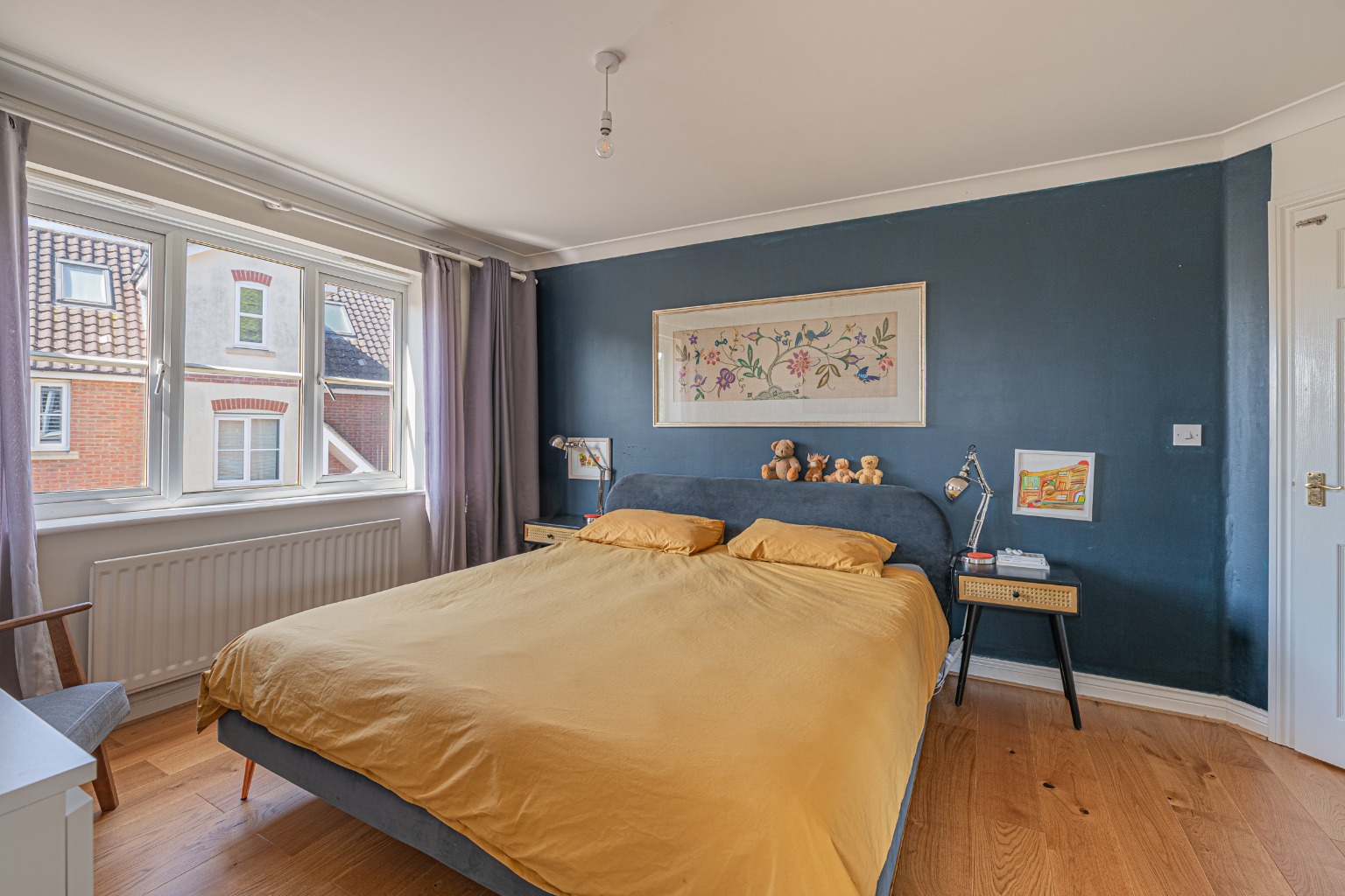 Stunning 4-Bed Family Home Overlooking Jeavons Wood in quiet cul-de-sac Property image 10