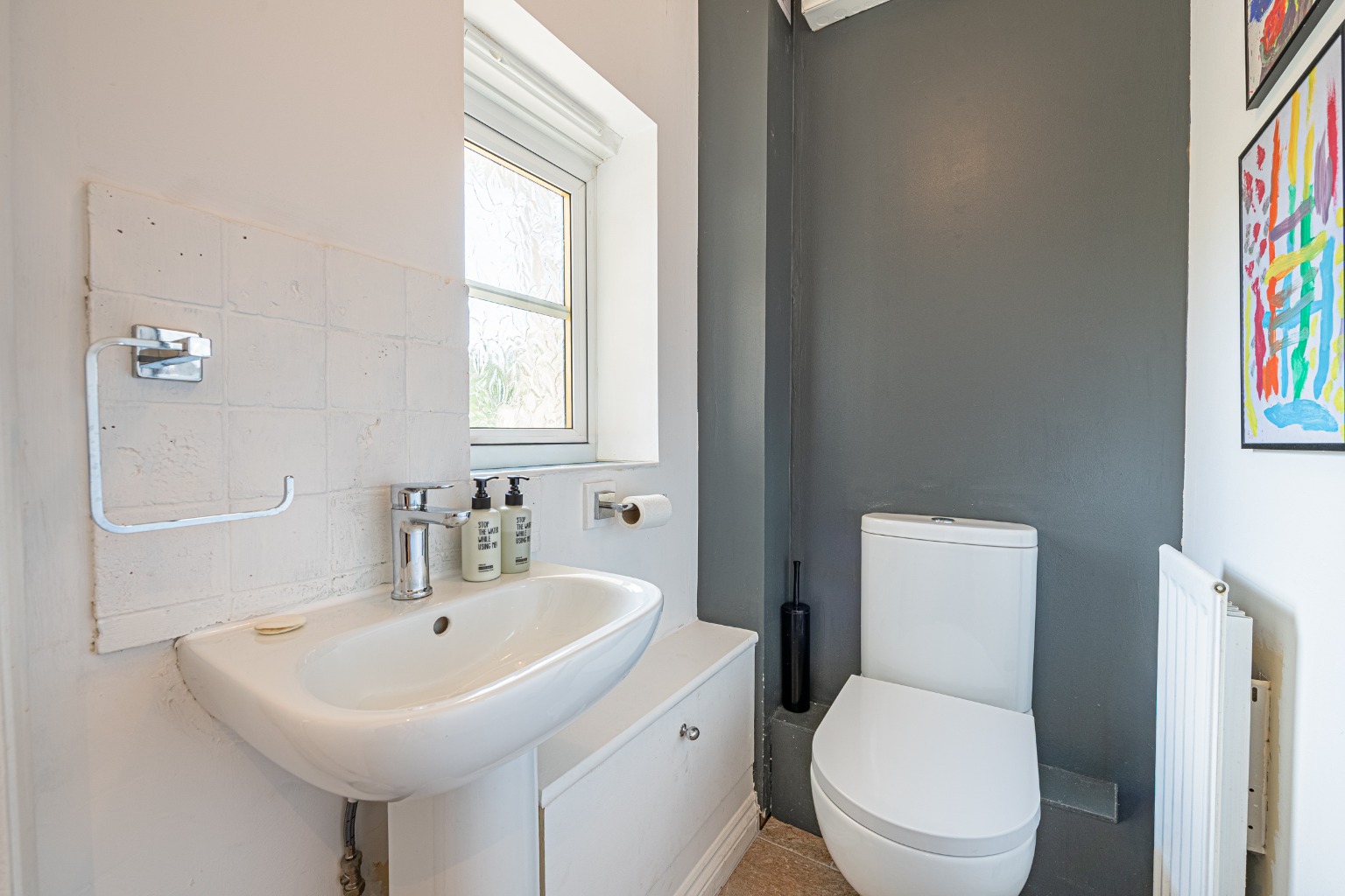 Stunning 4-Bed Family Home Overlooking Jeavons Wood in quiet cul-de-sac Property image 16