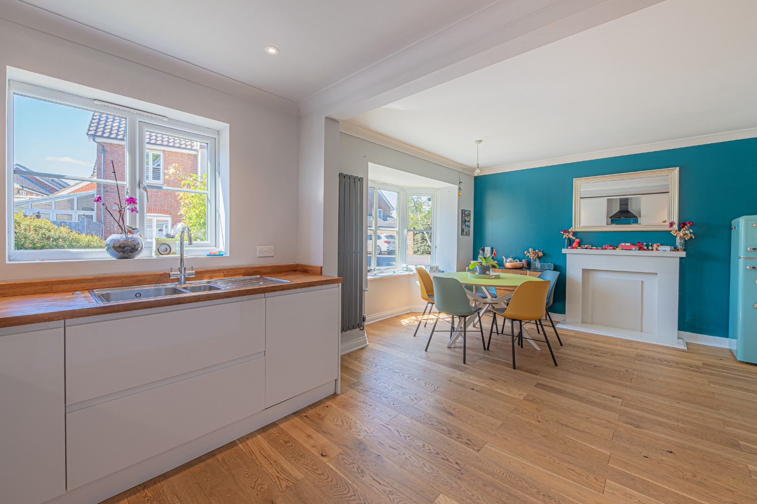 Stunning 4-Bed Family Home Overlooking Jeavons Wood in quiet cul-de-sac Property image 18
