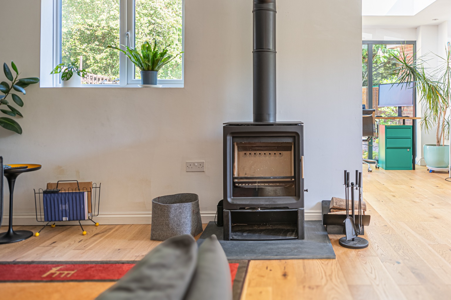 Stunning 4-Bed Family Home Overlooking Jeavons Wood in quiet cul-de-sac Property image 23