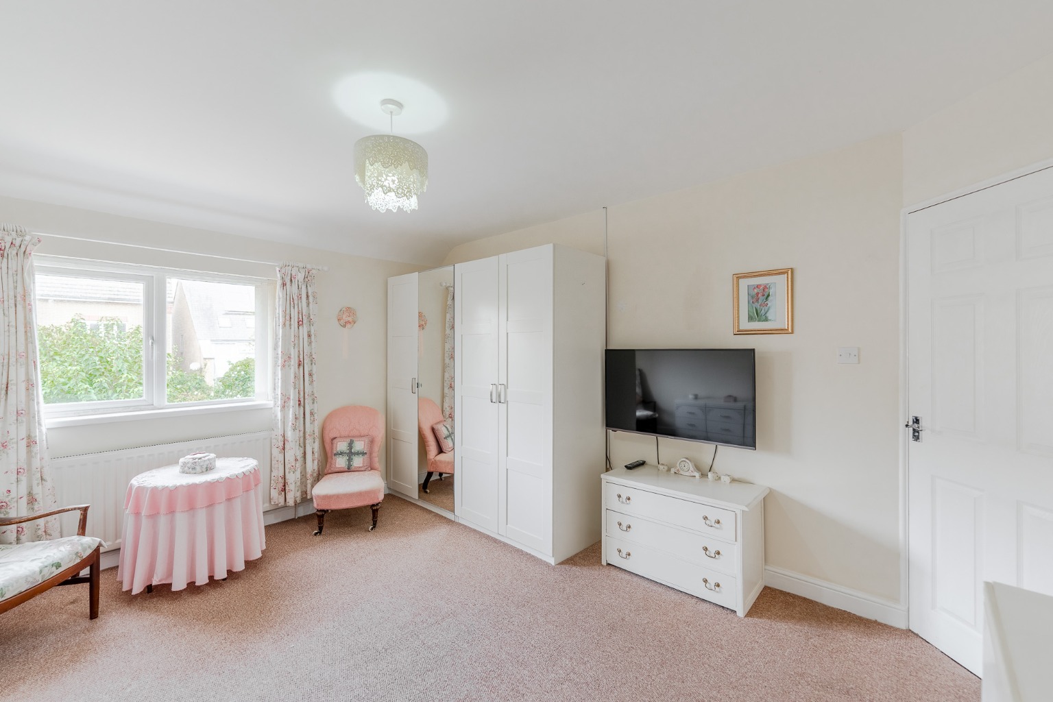 Three bedroom semi detached house located in St Neots! Property image 14