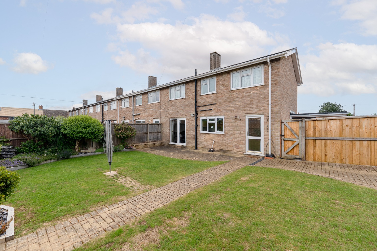 A three bedroom family home occupying a desirable corner plot. Property image 22