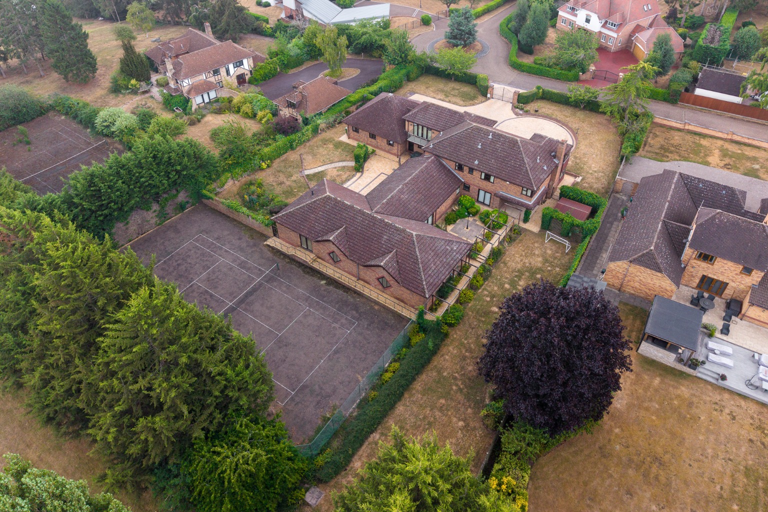 Saviles Close, a substantial family home in one of St Neots’ most exclusive private roads. Property image 25