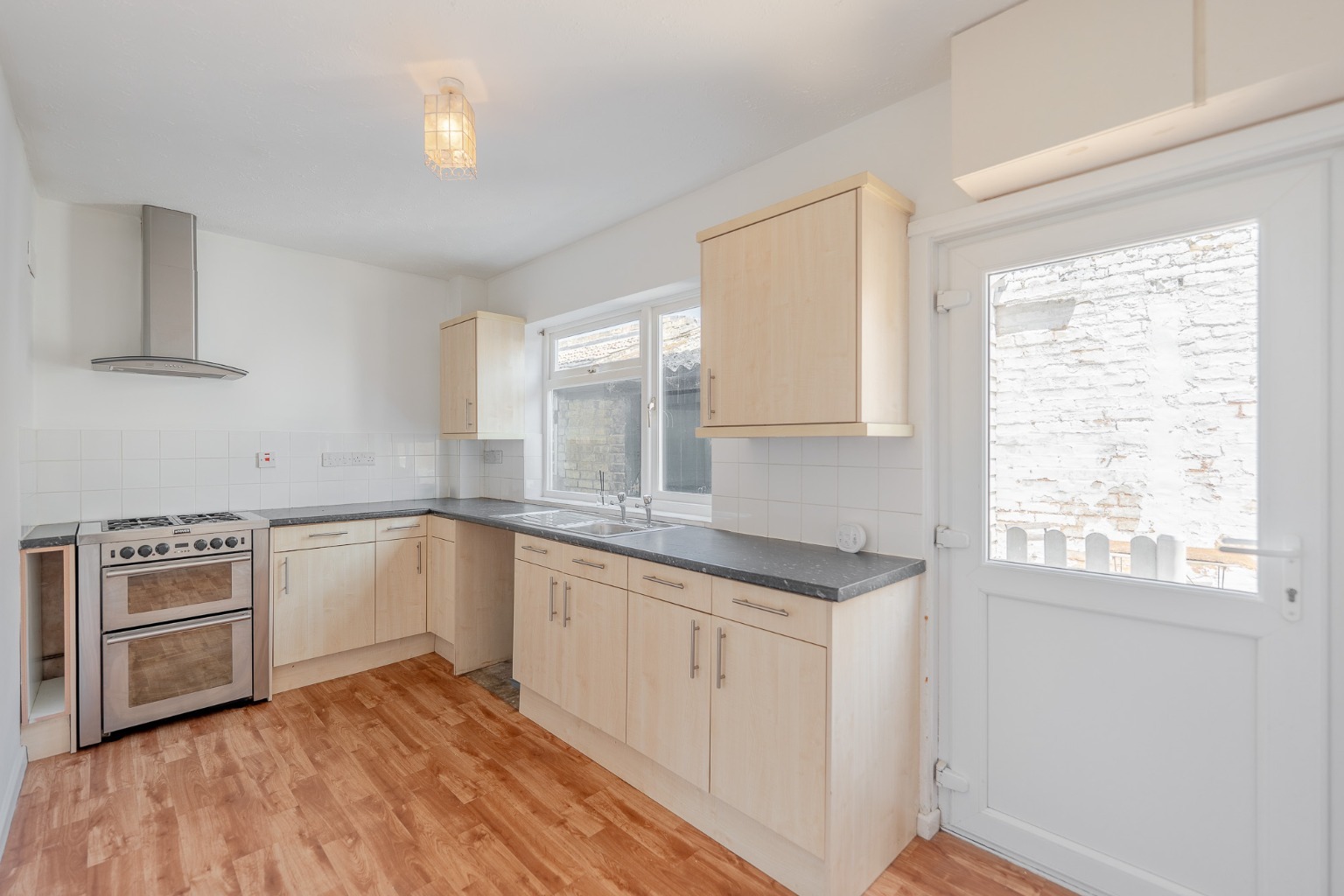 *** Guide Price £190,000 - £210,000 *** Charming 2 Bed Town Centre Cottage with Parking, St. Ives Property image 4