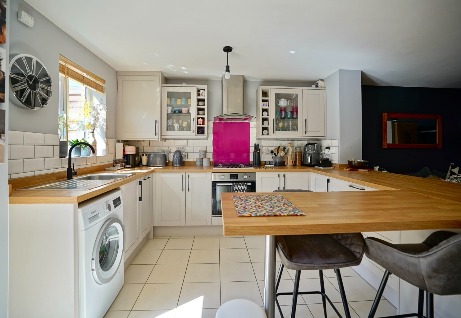 Charming 3 Bed Home with Parking & Sunny Garden Property image 2