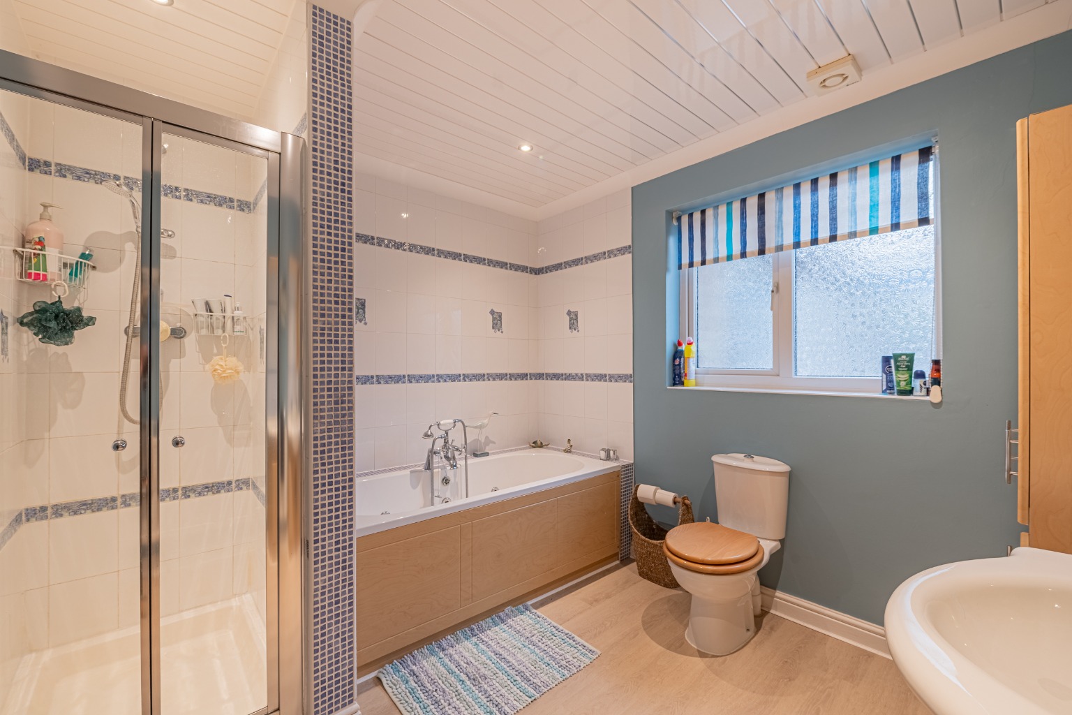 Extended 3 / 4 Bedroom Chalet Bungalow Offering Versatile Living In A Private setting, St Neots Property image 15