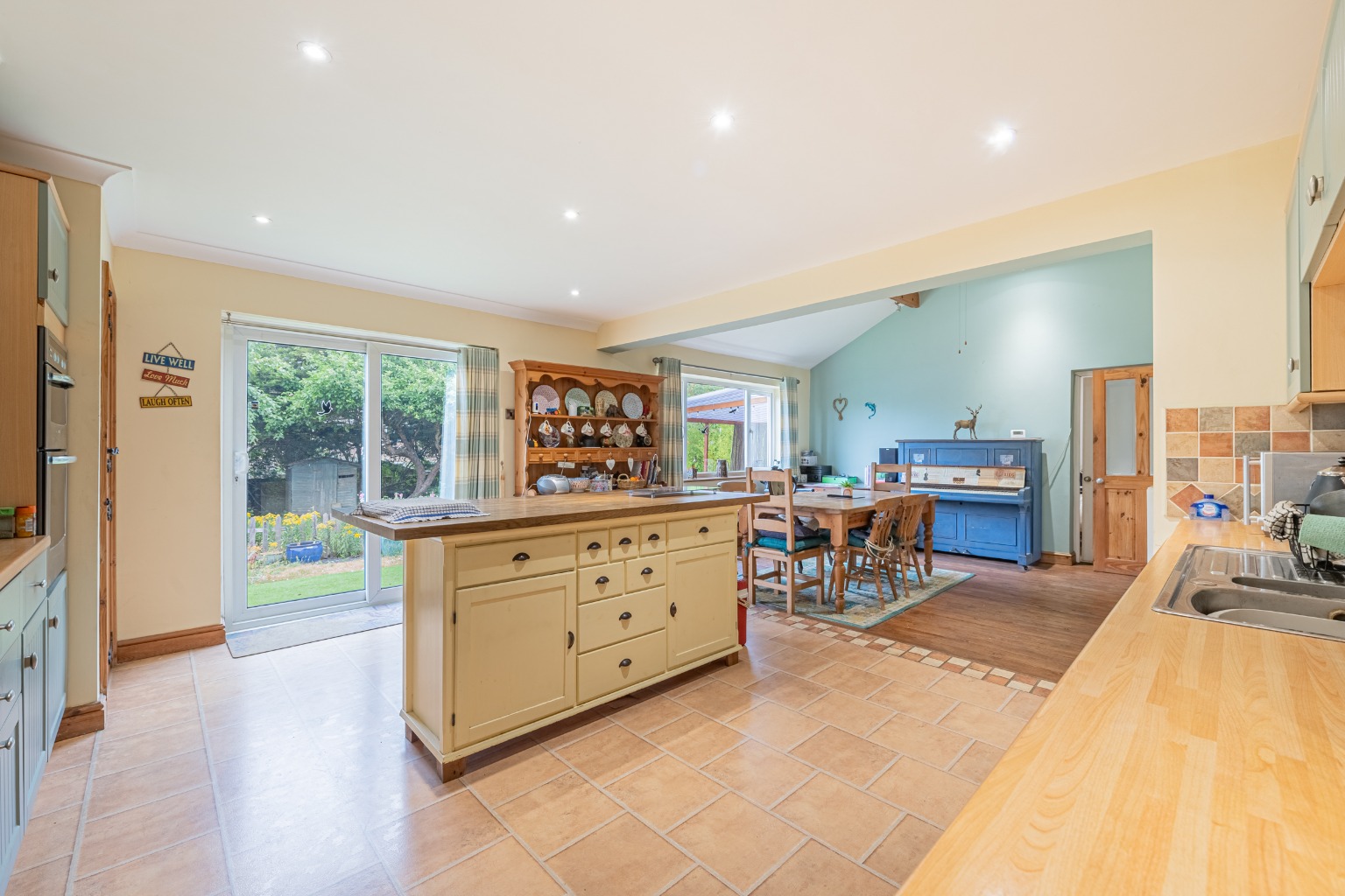 Extended 3 / 4 Bedroom Chalet Bungalow Offering Versatile Living In A Private setting, St Neots Property image 4