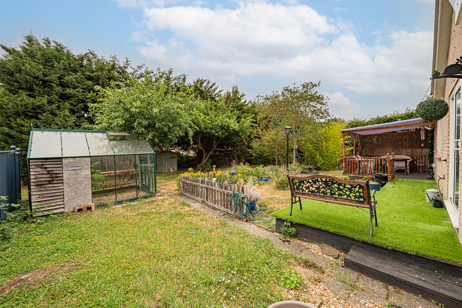 Extended 3 / 4 Bedroom Chalet Bungalow Offering Versatile Living In A Private setting, St Neots Property image 8