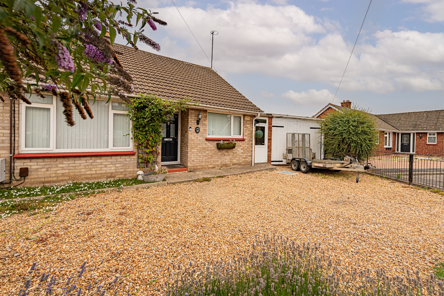 Extended 3 / 4 Bedroom Chalet Bungalow Offering Versatile Living In A Private setting, St Neots Property image 1