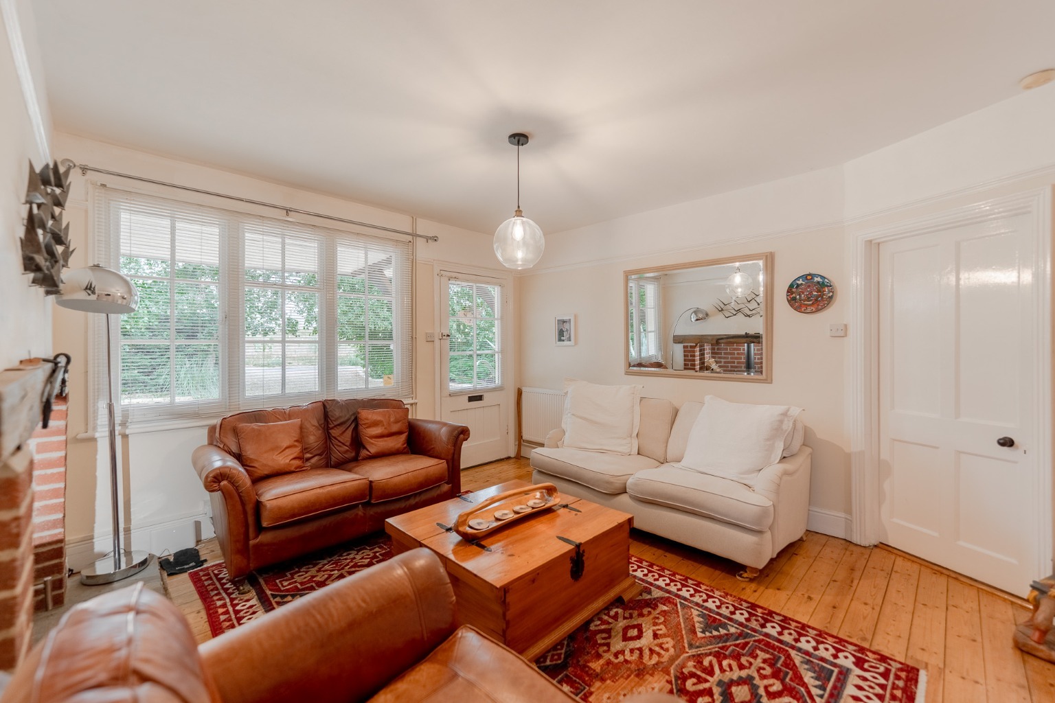 STUNNING DETACHED BUNGALOW ON THE EDGE OF POPULAR VILLAGE Property image 2