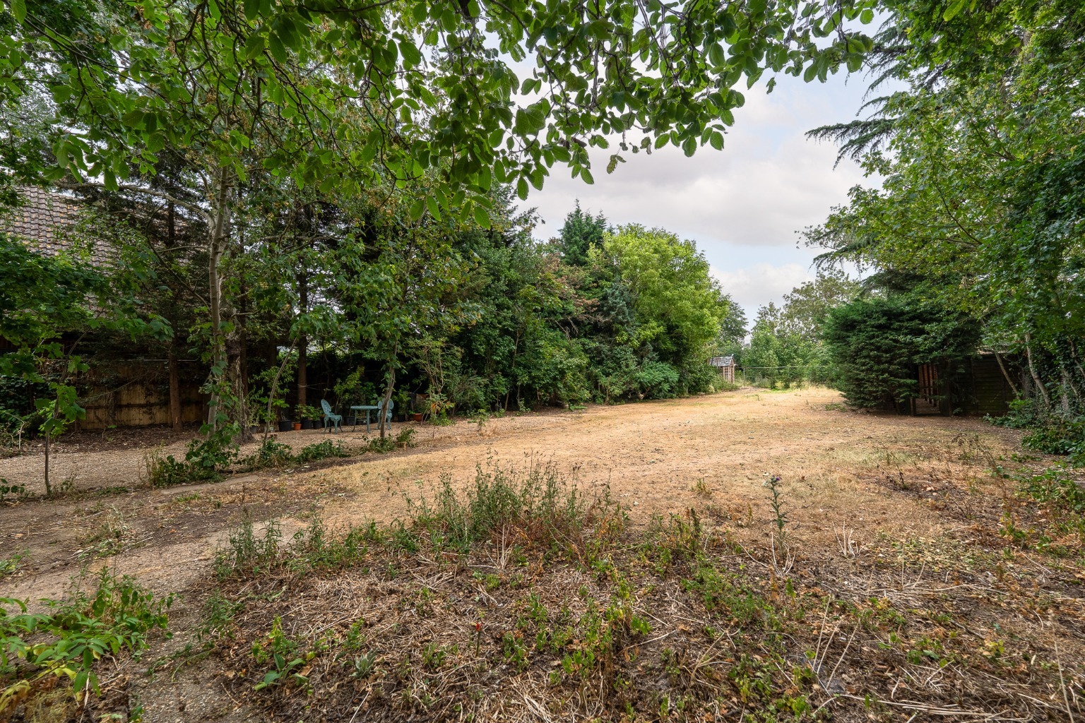 STUNNING DETACHED BUNGALOW ON THE EDGE OF POPULAR VILLAGE Property image 13