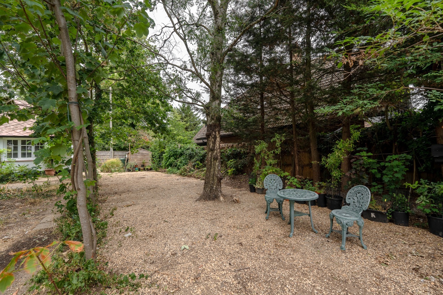 STUNNING DETACHED BUNGALOW ON THE EDGE OF POPULAR VILLAGE Property image 16