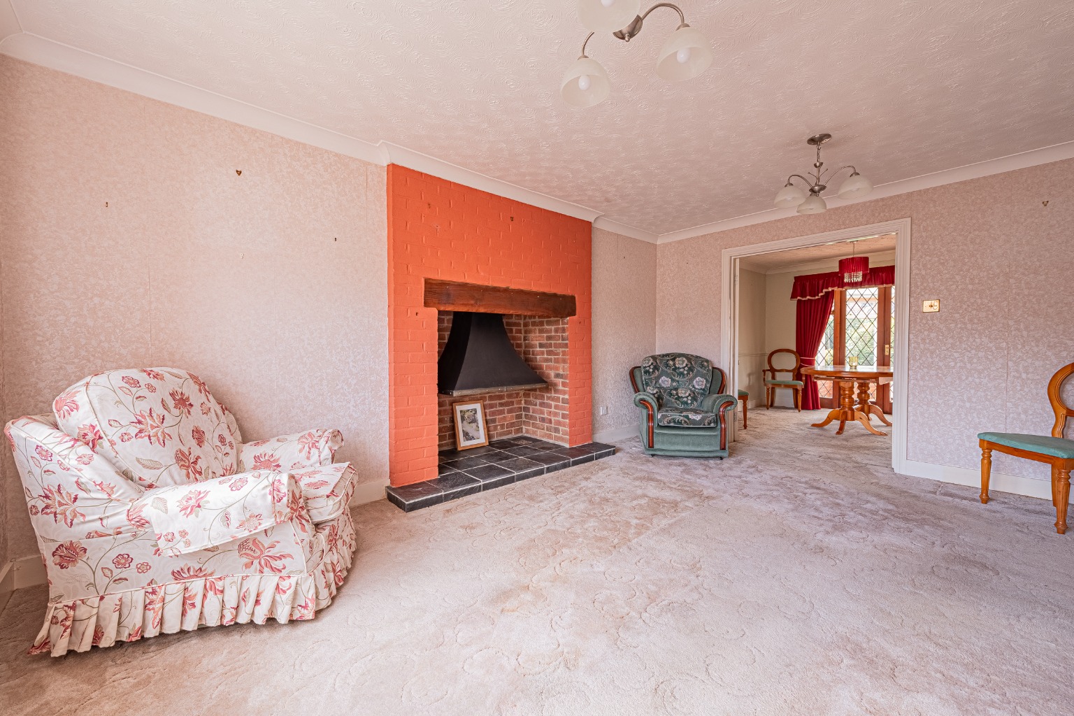 A SPACIOUS FOUR BEDROOM DETACHED FAMILY HOME READY TO MAKE YOUR OWN Property image 3