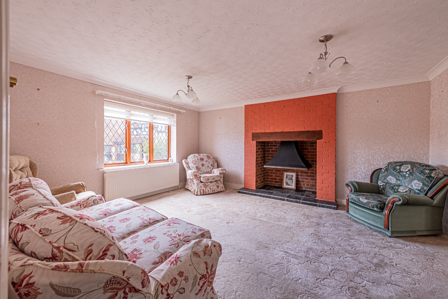 A SPACIOUS FOUR BEDROOM DETACHED FAMILY HOME READY TO MAKE YOUR OWN Property image 2