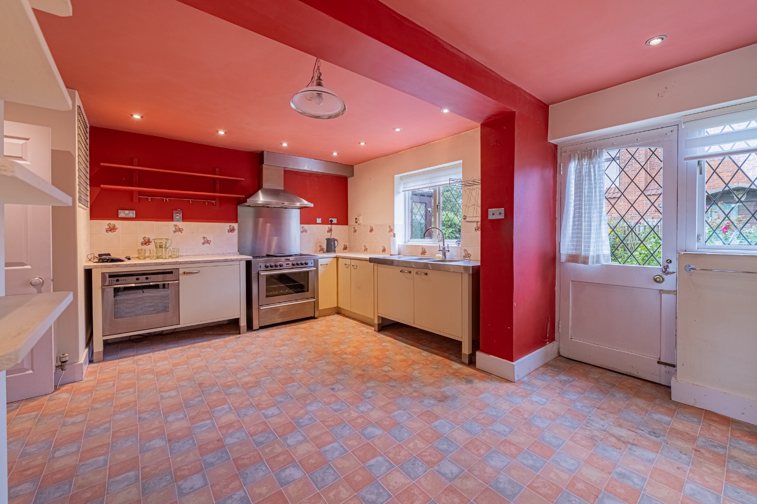 A SPACIOUS FOUR BEDROOM DETACHED FAMILY HOME READY TO MAKE YOUR OWN Property image 4