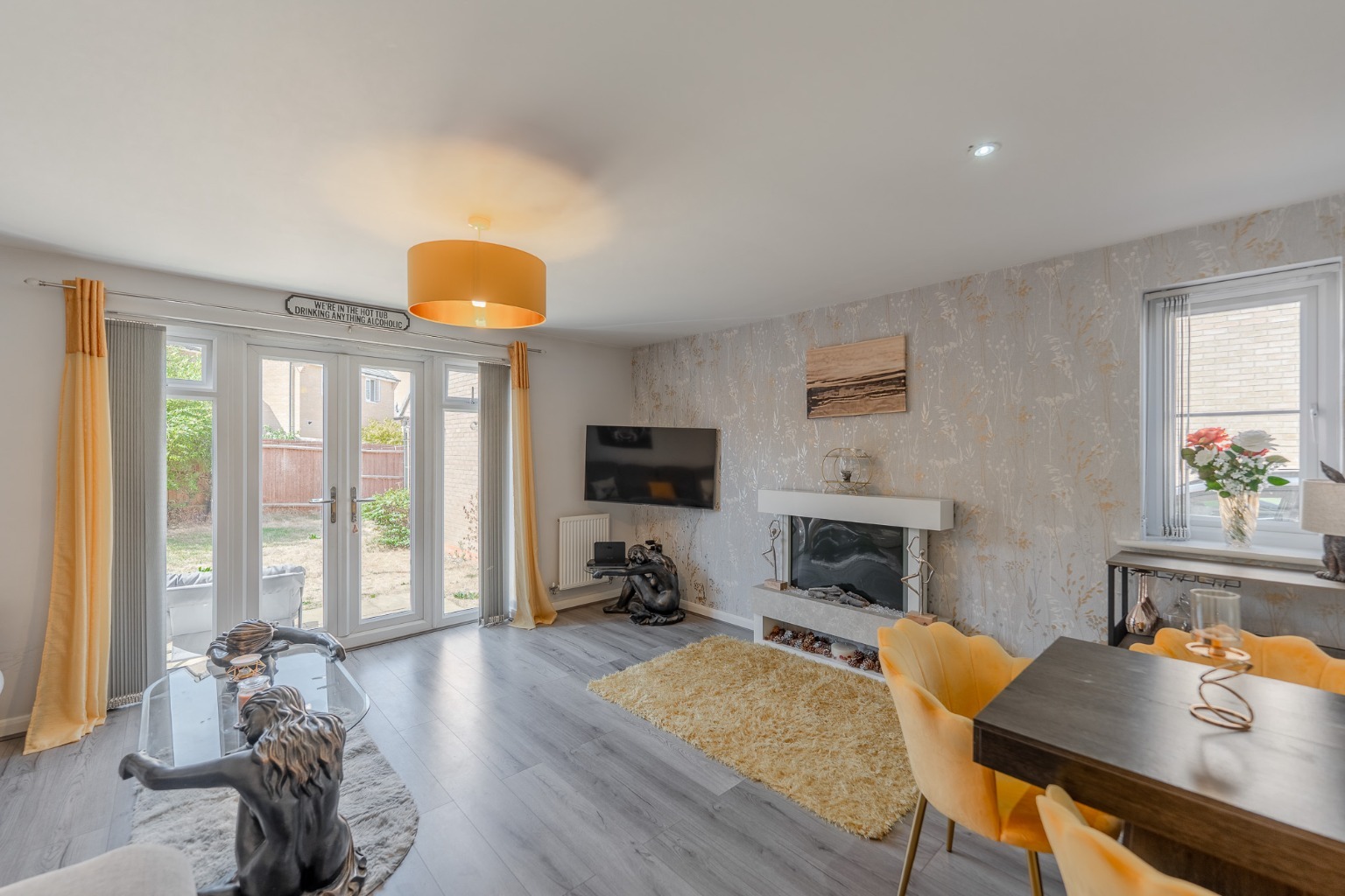 Stunning Three-Storey Home with Garage and driveway in Summers Hill Drive Property image 5