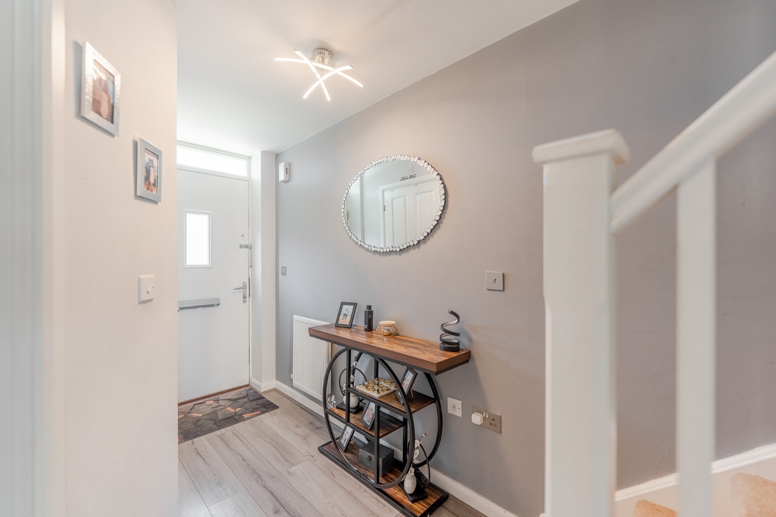 Stunning Three-Storey Home with Garage and driveway in Summers Hill Drive Property image 7