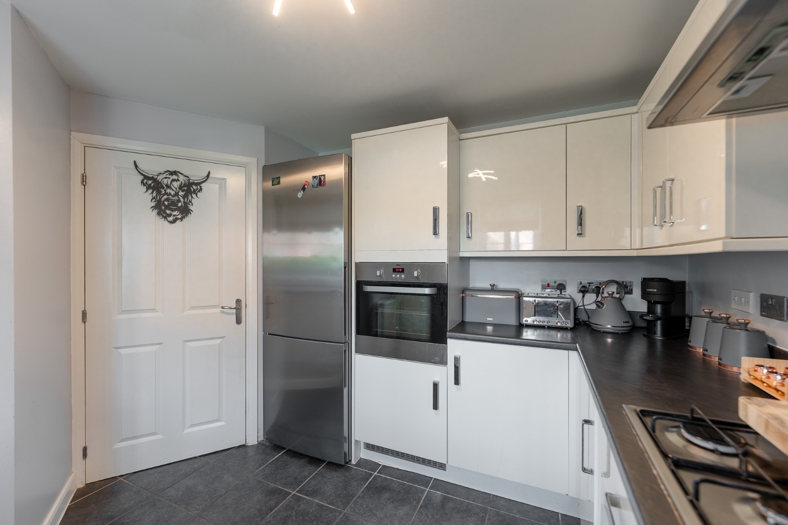 Stunning Three-Storey Home with Garage and driveway in Summers Hill Drive Property image 9
