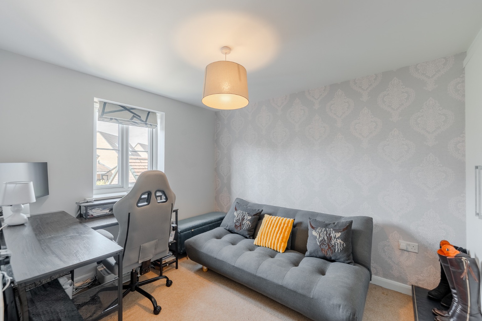Stunning Three-Storey Home with Garage and driveway in Summers Hill Drive Property image 10