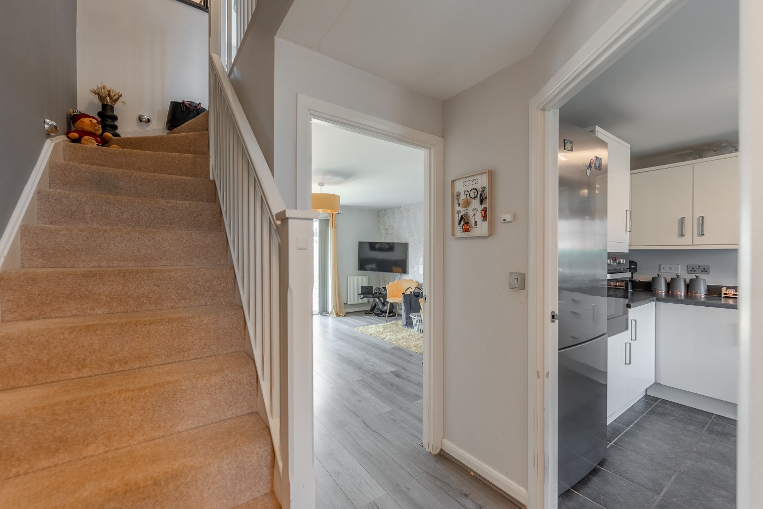 Stunning Three-Storey Home with Garage and driveway in Summers Hill Drive Property image 8