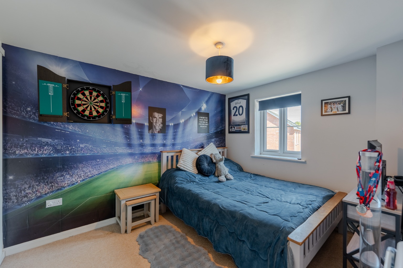 Stunning Three-Storey Home with Garage and driveway in Summers Hill Drive Property image 11