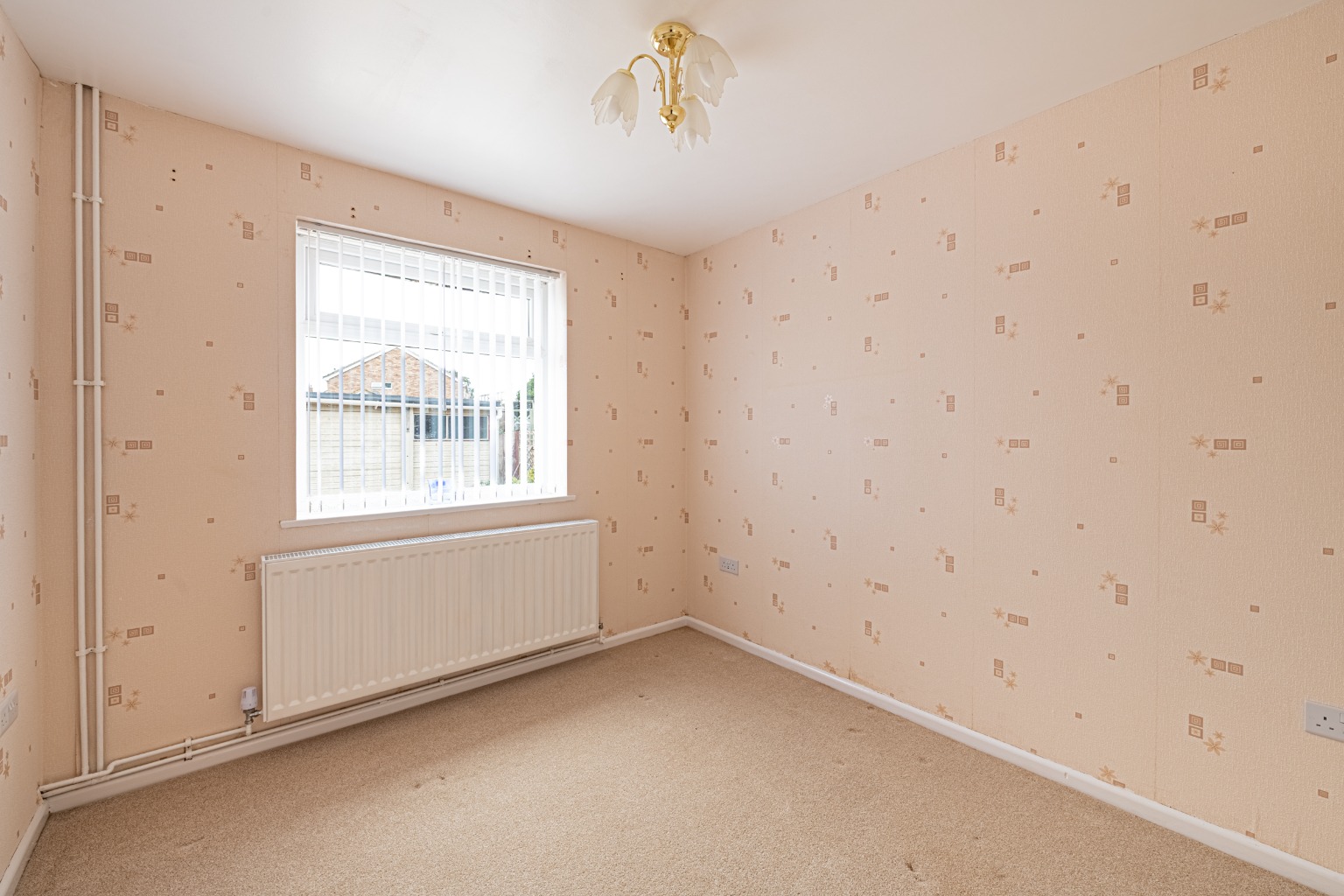 WELL PRESENTED TWO BEDROOM BUNGALOW WITH GARAGE, DRIVEWAY & NO FORWARD CHAIN Property image 11