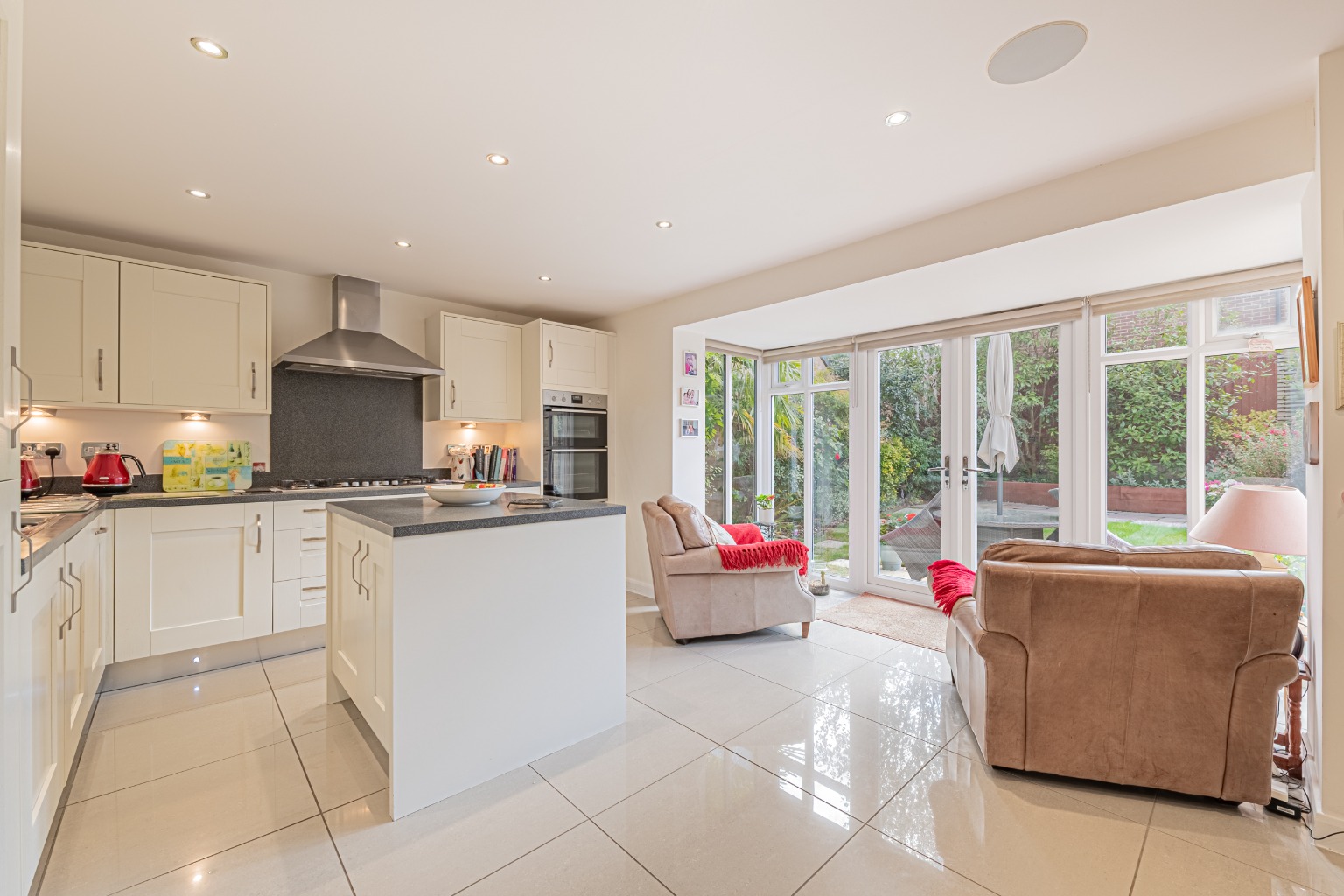 Immaculate 4 Bed Family Home Set in Quiet Cul-de-Sac in Papworth Everard Property image 2