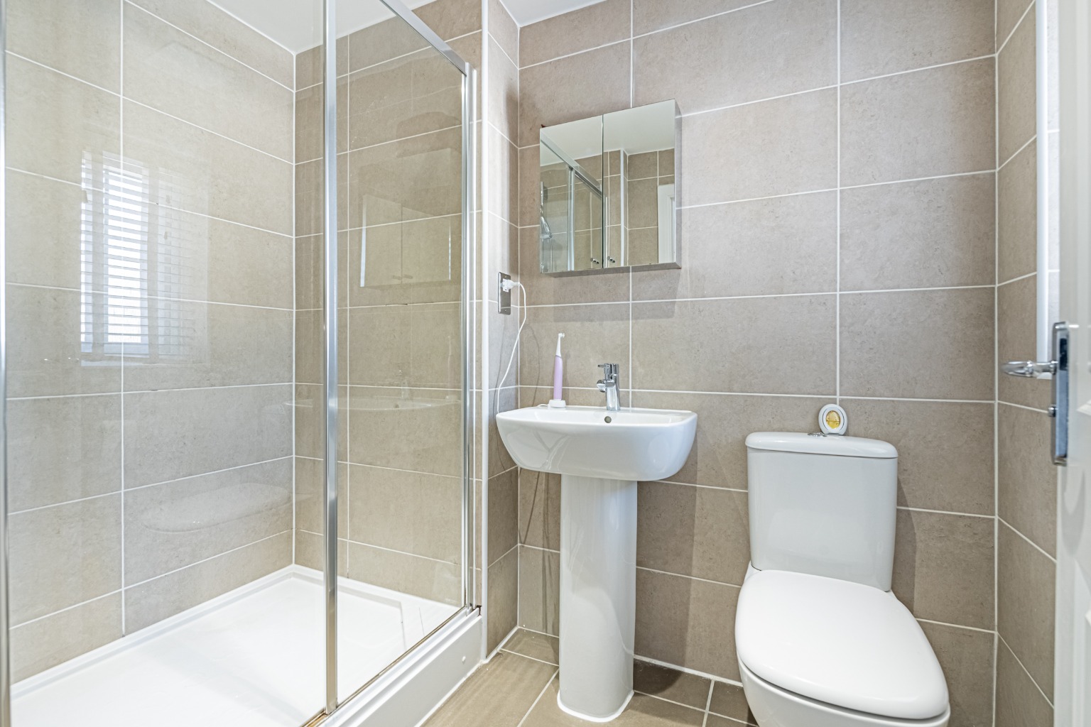 Immaculate 4 Bed Family Home Set in Quiet Cul-de-Sac in Papworth Everard Property image 14