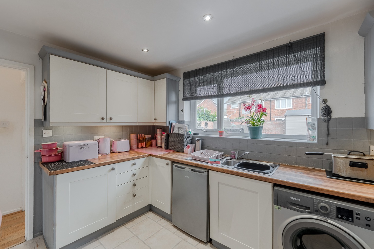Three/four bedroom semi detached home located between the town and the station Property image 5