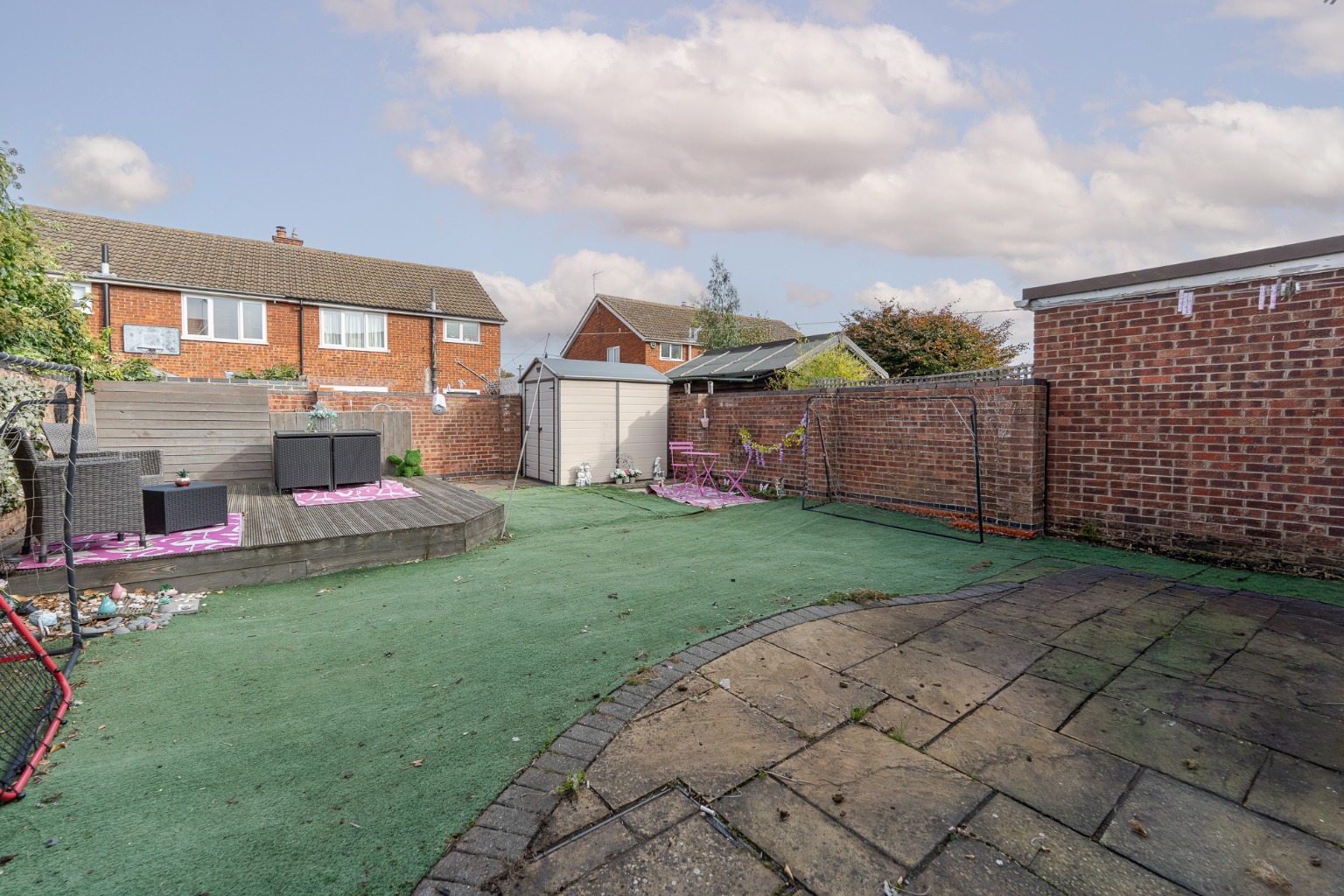 Three/four bedroom semi detached home located between the town and the station Property image 18