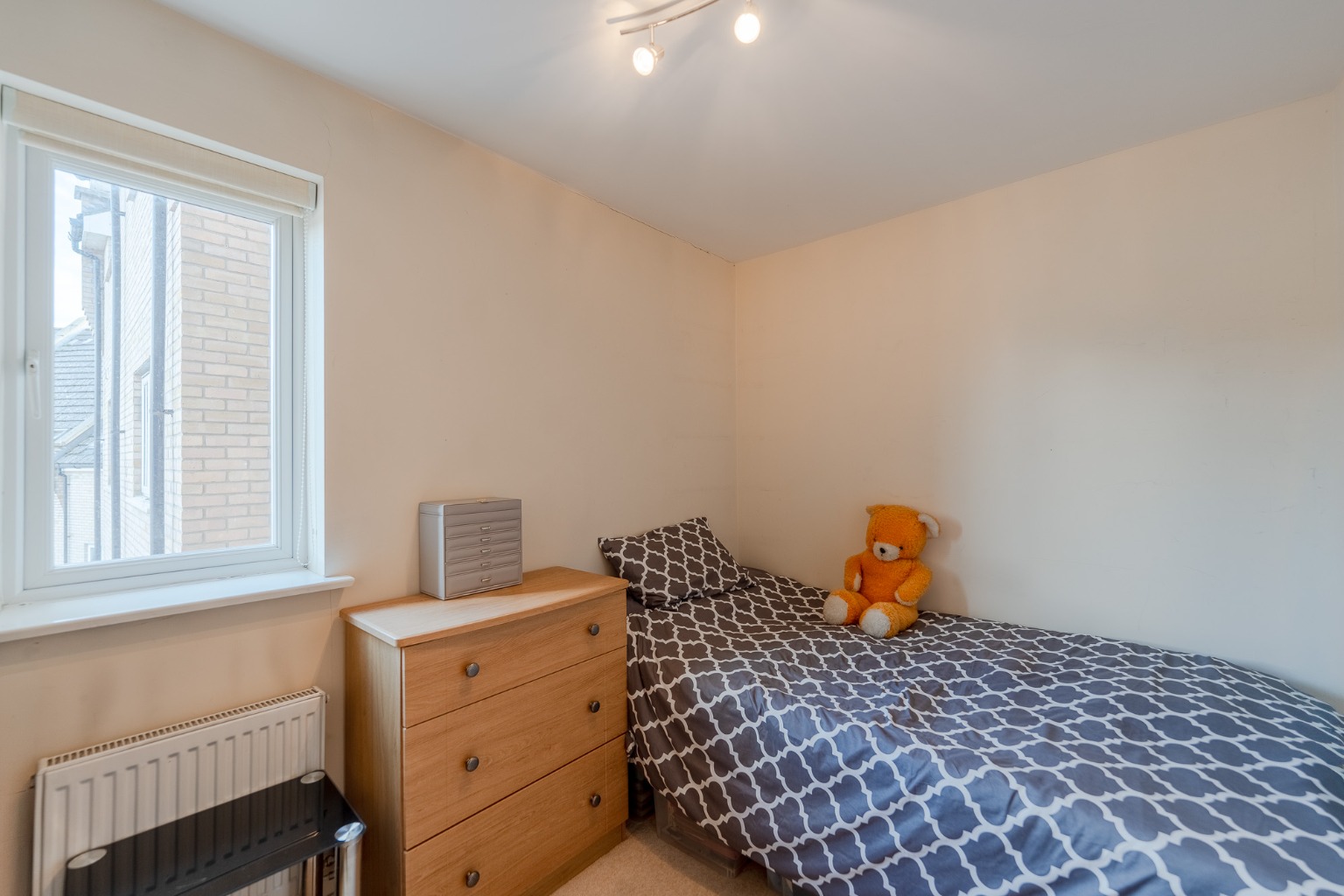 THREE BEDROOM APARTMENT WITH PANORAMIC MARINA VIEWS AND OVER 1000SQFT OF LIVING SPACE Property image 13