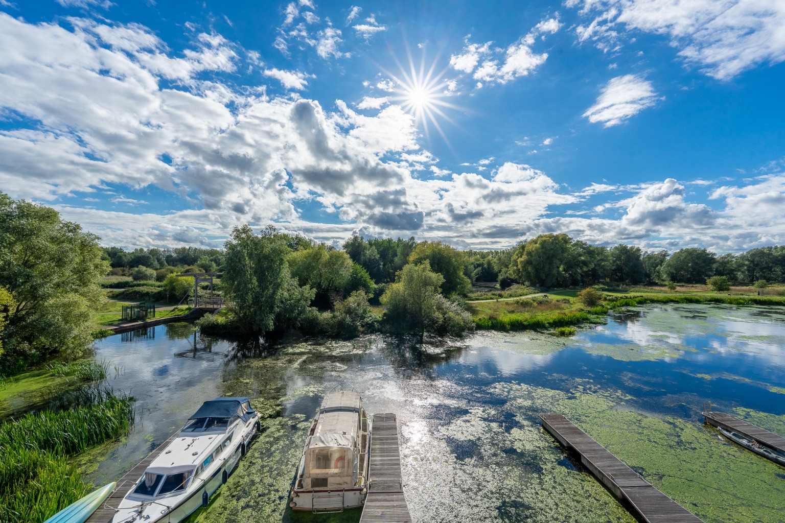 THREE BEDROOM APARTMENT WITH PANORAMIC MARINA VIEWS AND OVER 1000SQFT OF LIVING SPACE Property image 8