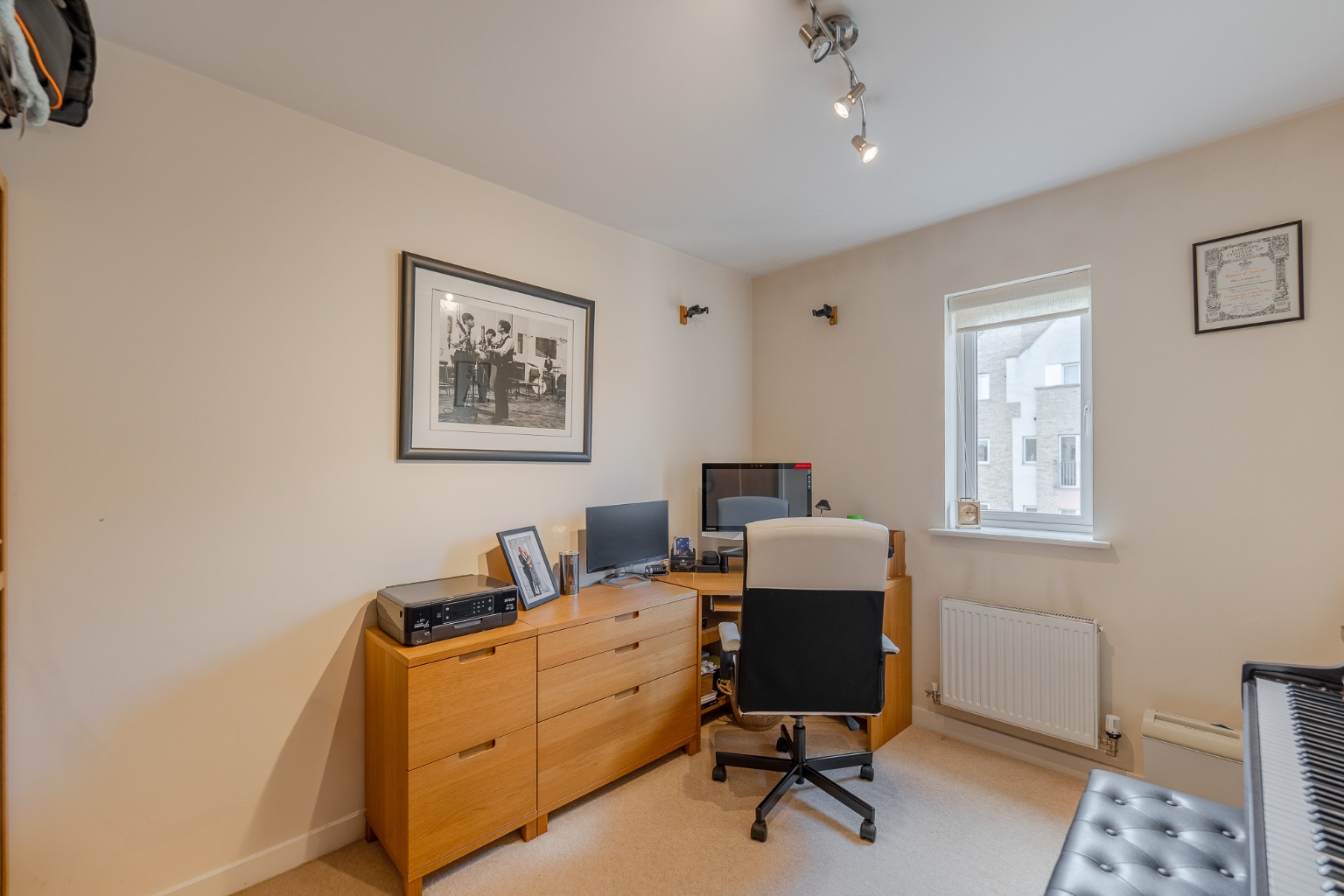 THREE BEDROOM APARTMENT WITH PANORAMIC MARINA VIEWS AND OVER 1000SQFT OF LIVING SPACE Property image 12