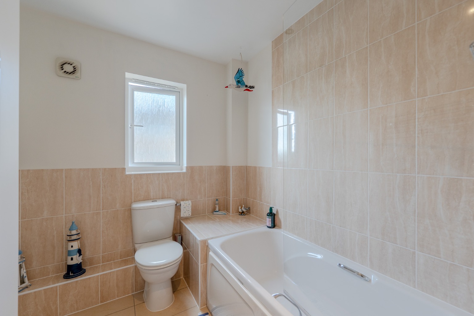 THREE BEDROOM APARTMENT WITH PANORAMIC MARINA VIEWS AND OVER 1000SQFT OF LIVING SPACE Property image 14
