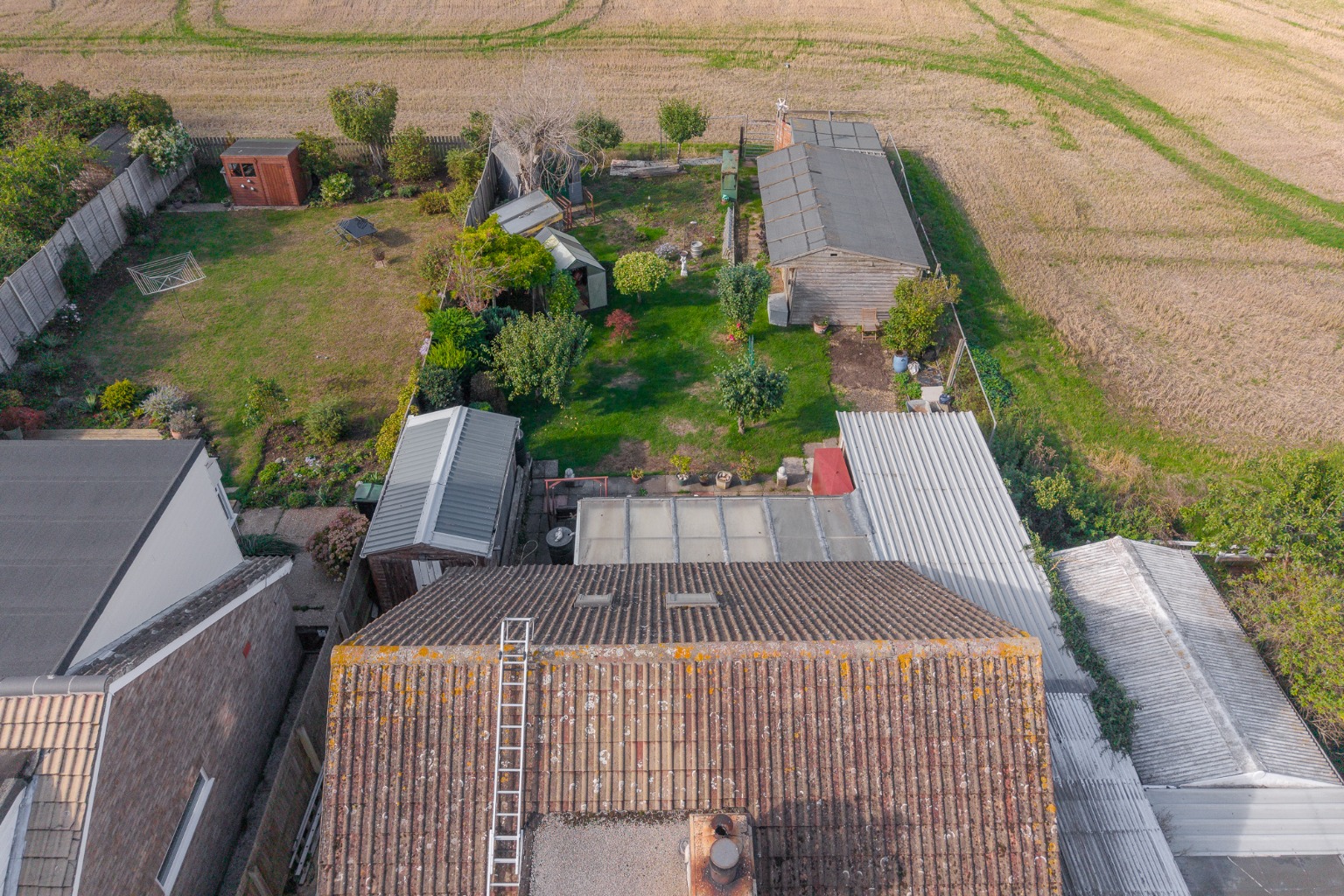 Detached chalet bungalow offering versatile accommodation, over looking fields to front and rear Property image 18