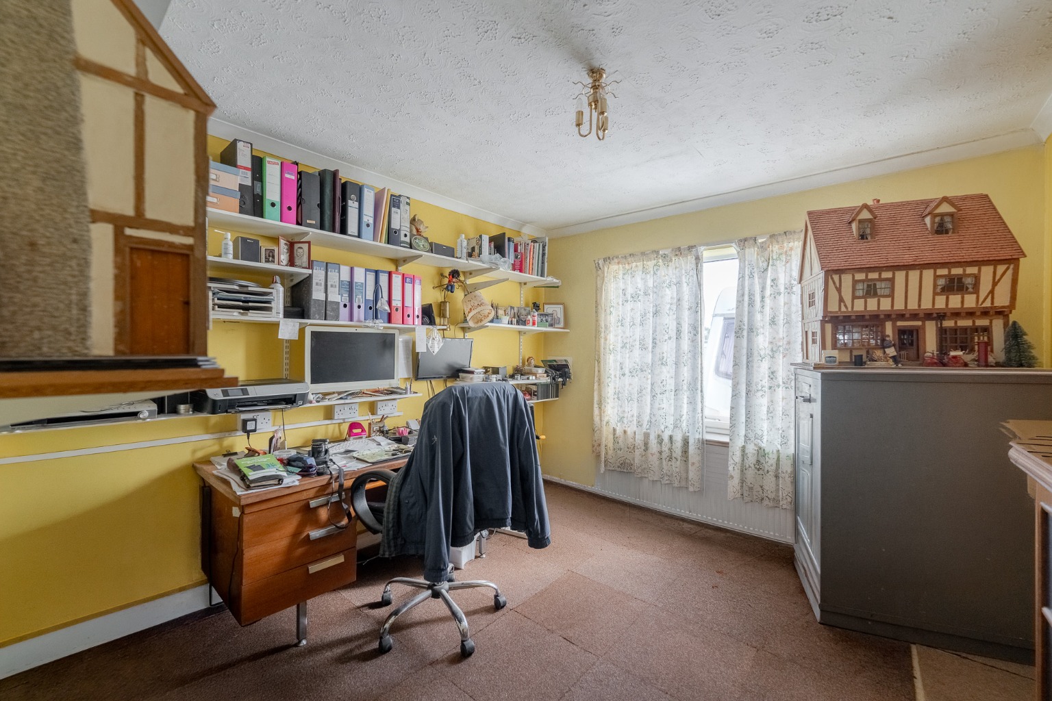 Detached chalet bungalow offering versatile accommodation, over looking fields to front and rear Property image 12