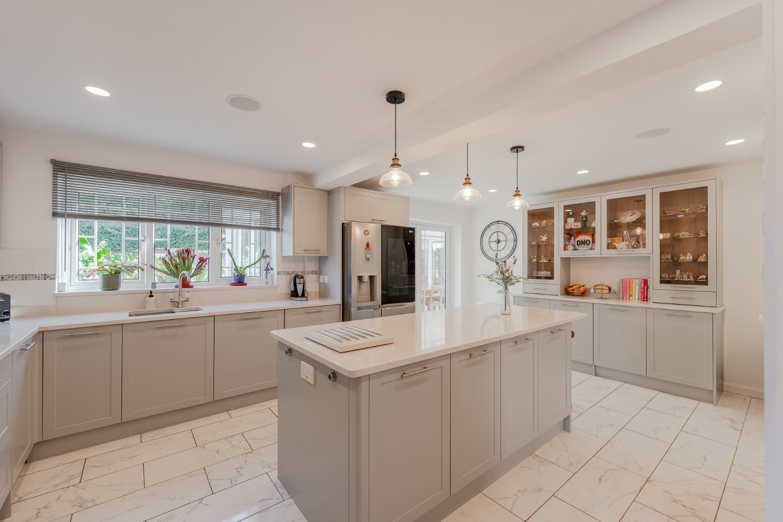 Stunning five bedroom detached and extended family home with annexe Property image 6