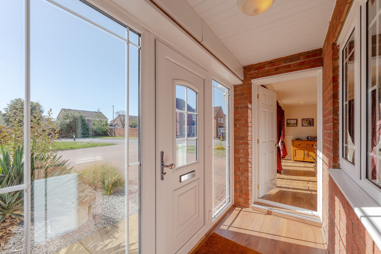 Stunning five bedroom detached and extended family home with annexe Property image 5